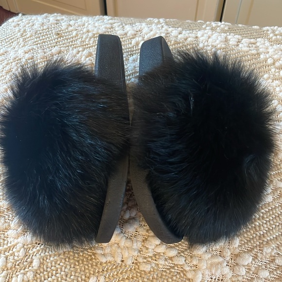 Fox Fur Slides - Picture 2 of 5